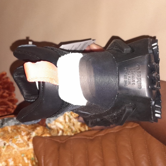 🌺ADIDAS HUMANRACE Sneakers - Picture 11 of 11